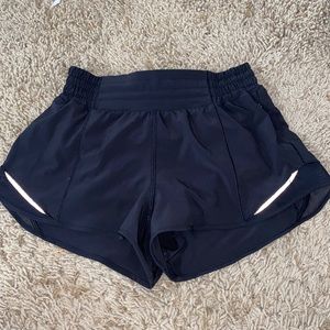 lululemon high rise hotty hot shorts